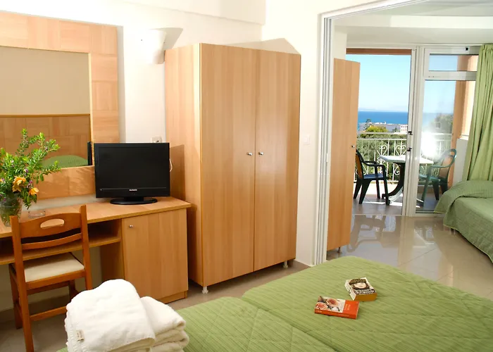 Commodore Hotel Argassi