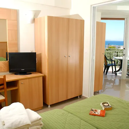 Commodore Hotel Argassi