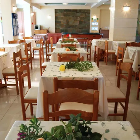 Commodore Hotel Argassi