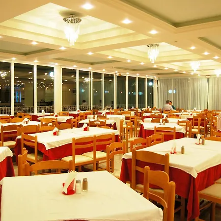 Commodore Hotel 3*