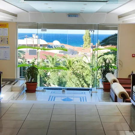 Hotel Commodore