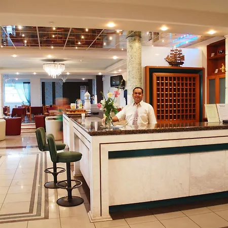 Commodore Hotel Argassi