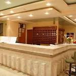 Commodore Hotel Argassi