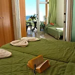 Commodore Hotel 3*