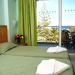 Commodore Hotel 3*