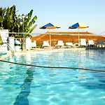 Hotel Commodore