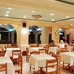 Commodore Hotel