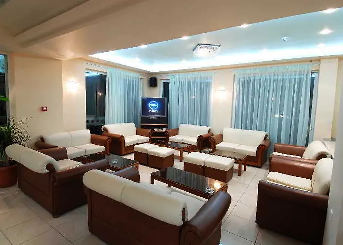 Commodore Hotel Argassi